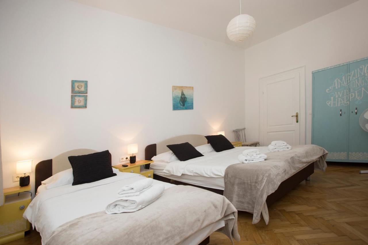Town Place Apartment Split Exterior foto